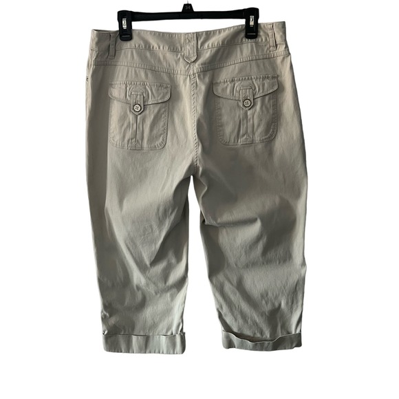 Chico’s Capri Pants micro corduroy women’s size 2 (12) Tan   *tiny flaw - Picture 2 of 11